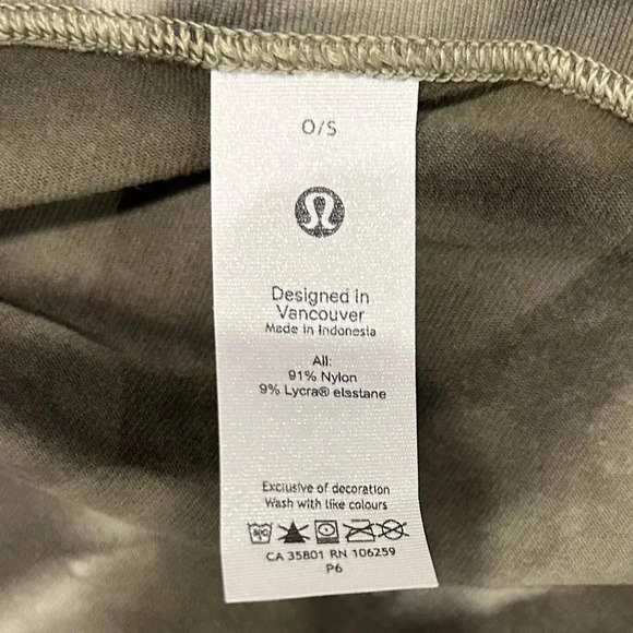 New Lululemon Customizable Snap Scarf - Picture 6 of 14